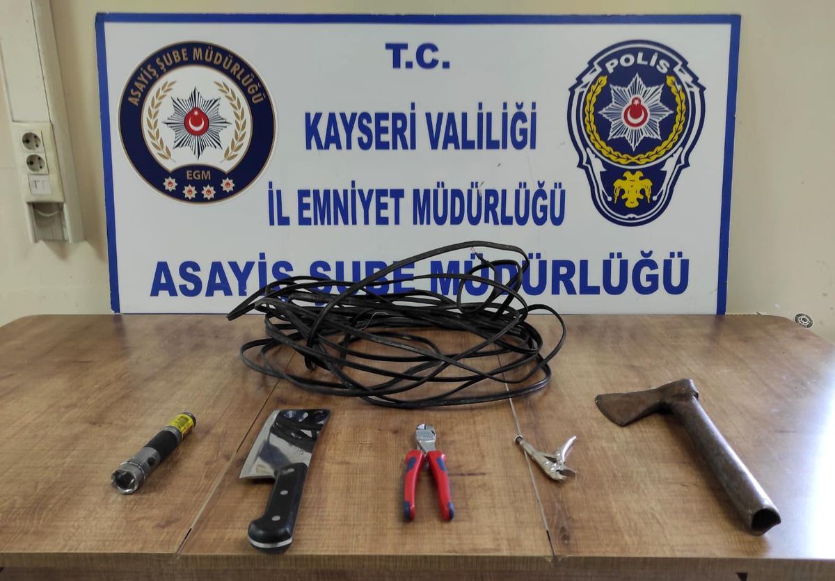 100 bin TL\'lik kablo çalan şahıs yakalandı