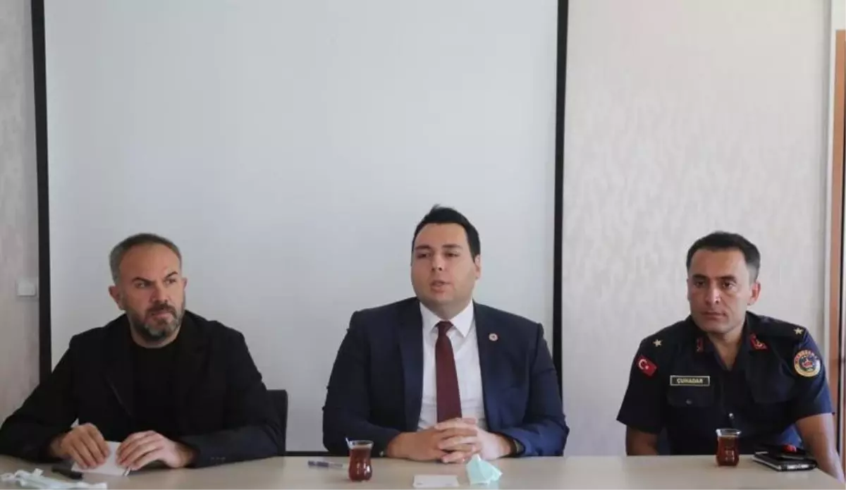 Aladağ Kaymakamı Çırak muhtarlarla bir araya geldi