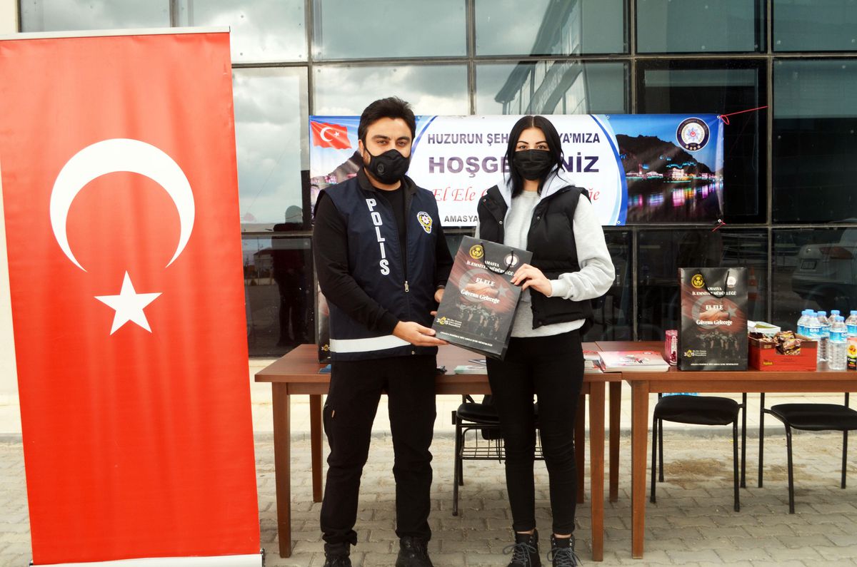 Amasya\'da üniversite öğrencileri "terör ve uyuşturucu" konusunda bilgilendirildi
