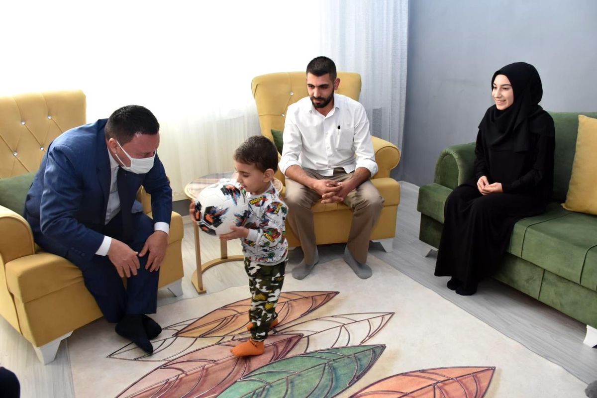 Son dakika... Beyoğlu\'ndan terör örgütü PKK\'nın şehit ettiği Yasin Börü ailesi ve ağır yaralanan Yusuf Er\'e vefa ziyareti