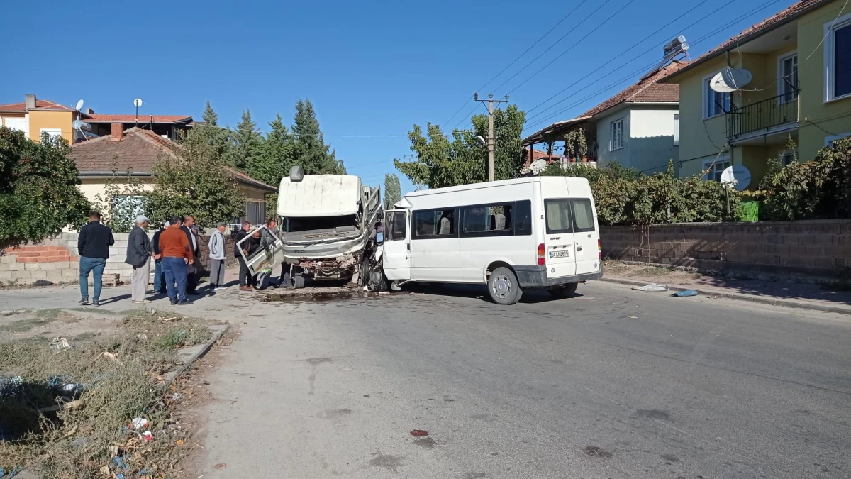 Denizli\'deki trafik kazasında 2 kişi yaralandı