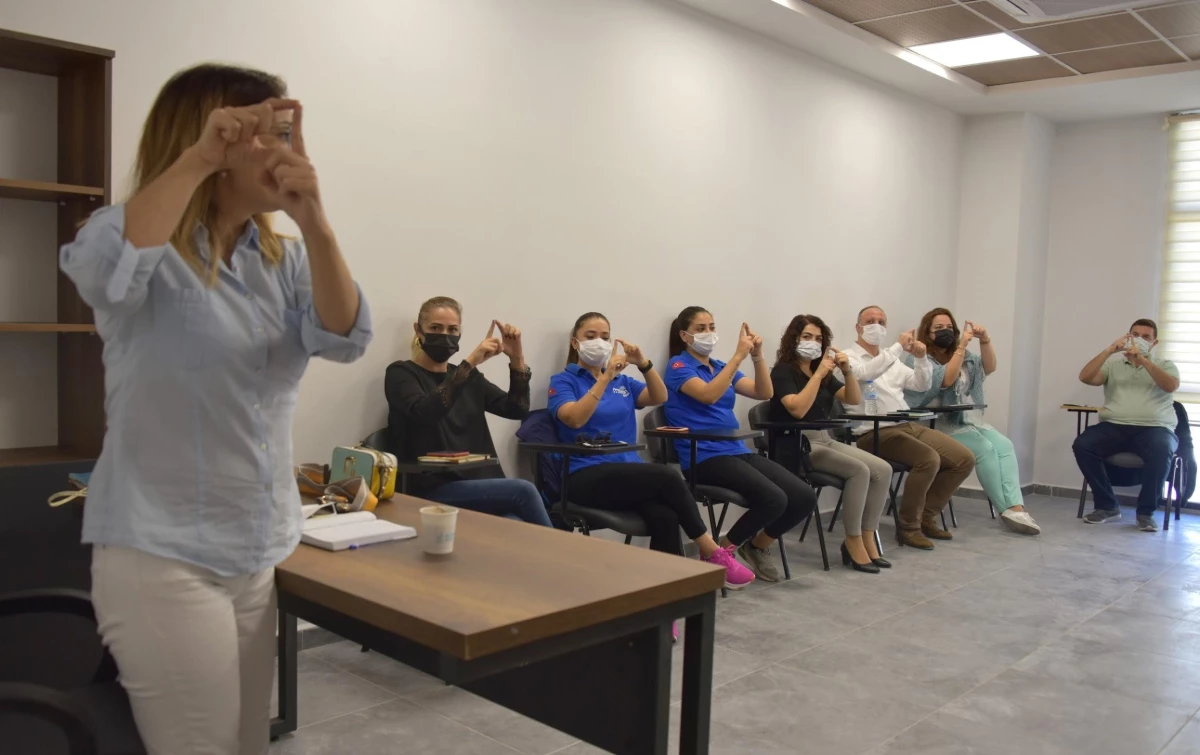 Aliağa Belediyesi işaret dili kursu başladı