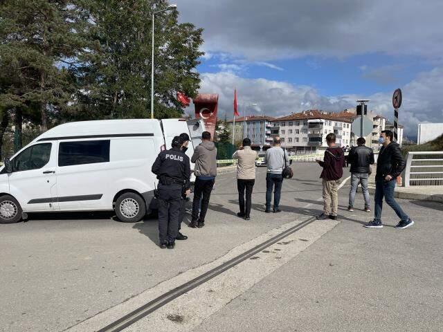 Saadet Partisi Ni Yasa Bogan Olum Bartin Il Baskani Unal Yurtbay Luks Aracinda Basina Dayadigi Silahla Intihar Etti Son Dakika