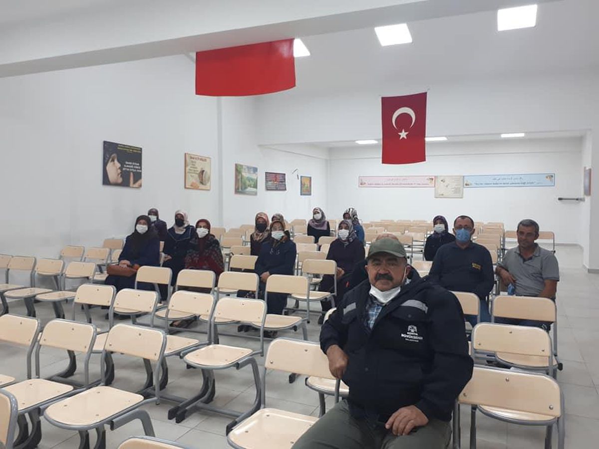 Karapınar\'da velilere bağımlılık eğitimi verildi