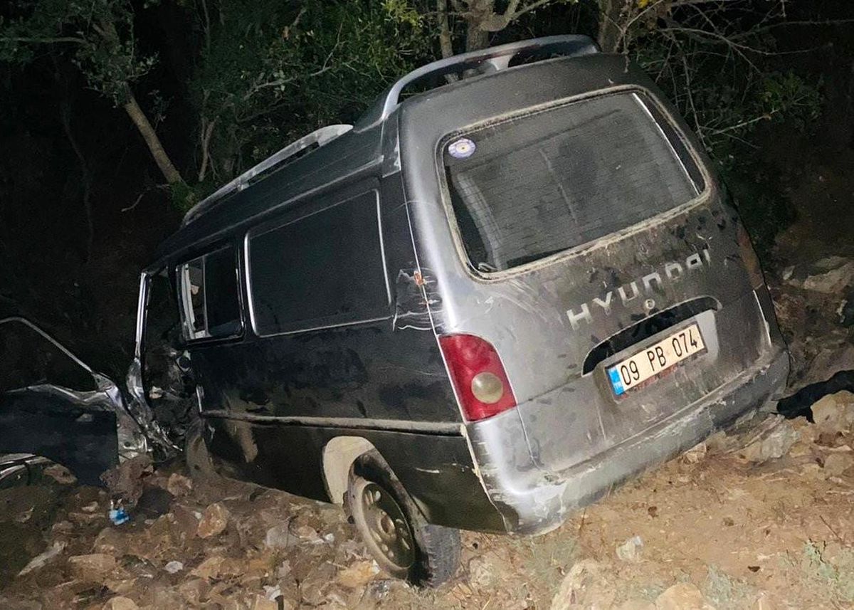 Menteşe\'de uçuruma yuvarlanan aracın şoförü hayatını kaybetti