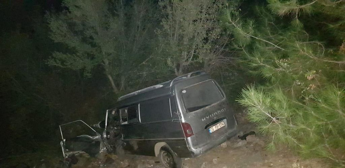 Muğla\'da iki kamyonetin çarpışması sonucu 1 kişi öldü, 1 kişi yaralandı