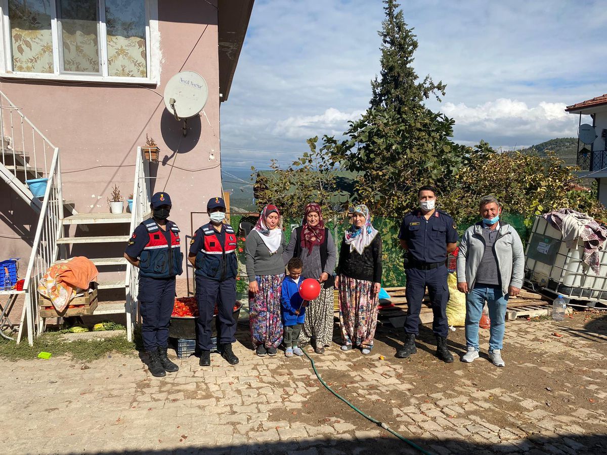 Osmaneli\'nde jandarma ekipleri köylerde KADES\'i anlattı