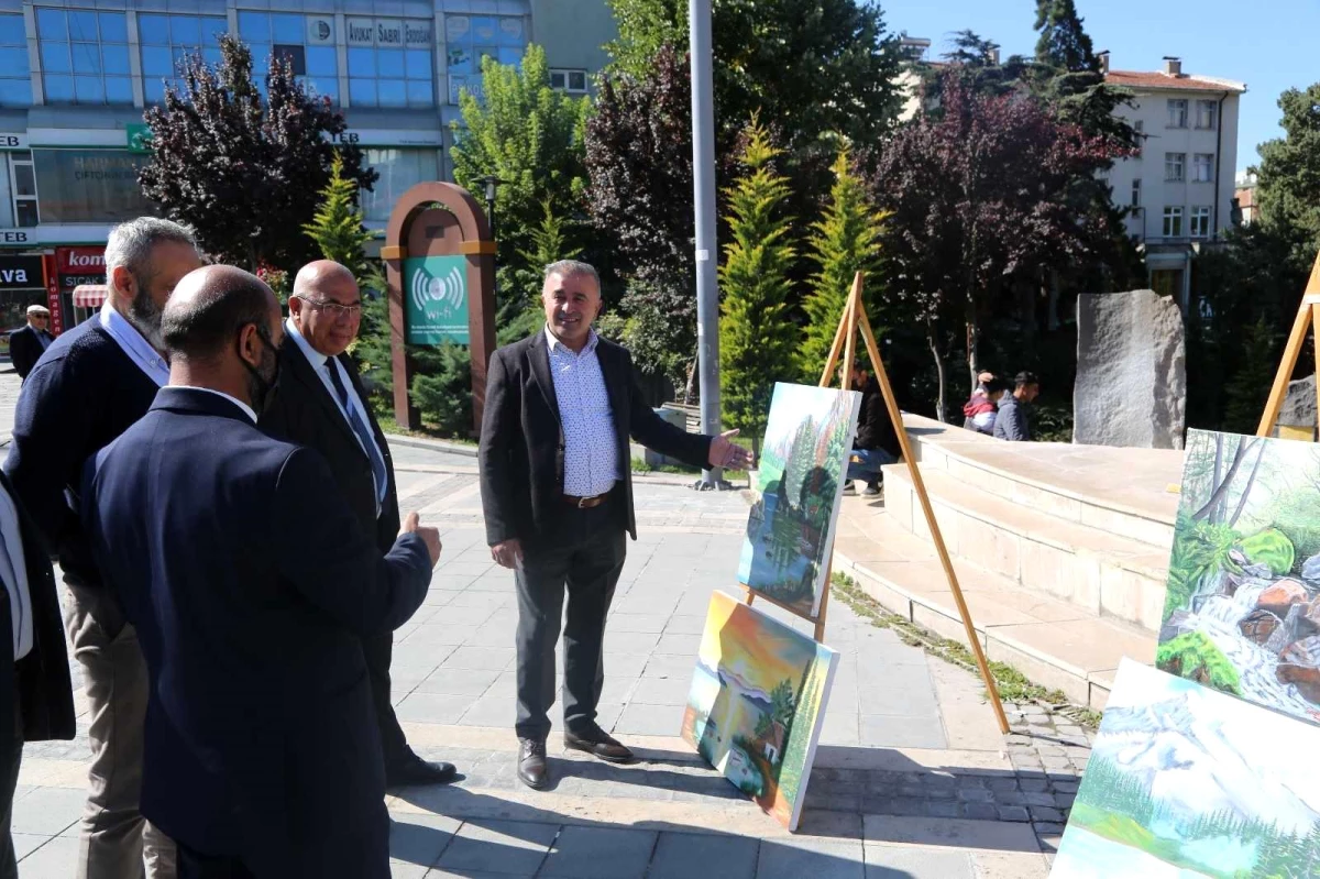 Ressam imamın sergisi Cami ve Din Görevlileri Haftası\'na renk kattı