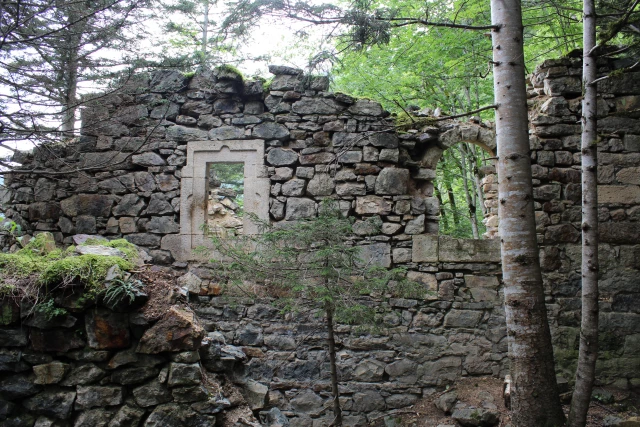 Sümela Manastırı kayalıklarındaki 'saklı şapeller' turizme kazandırılacak