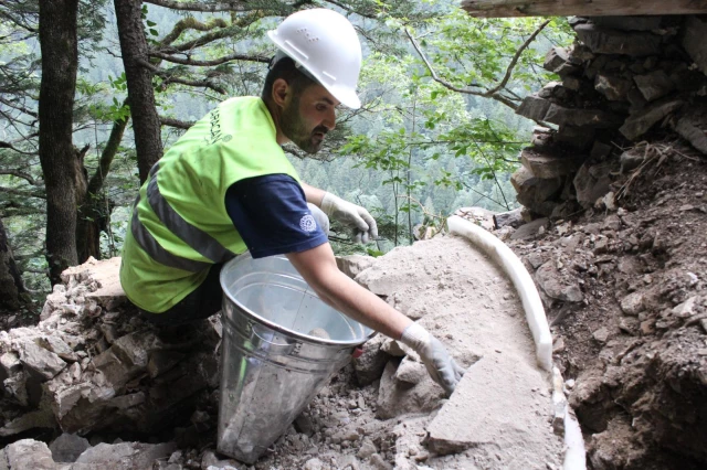 Sümela Manastırı kayalıklarındaki 'saklı şapeller' turizme kazandırılacak