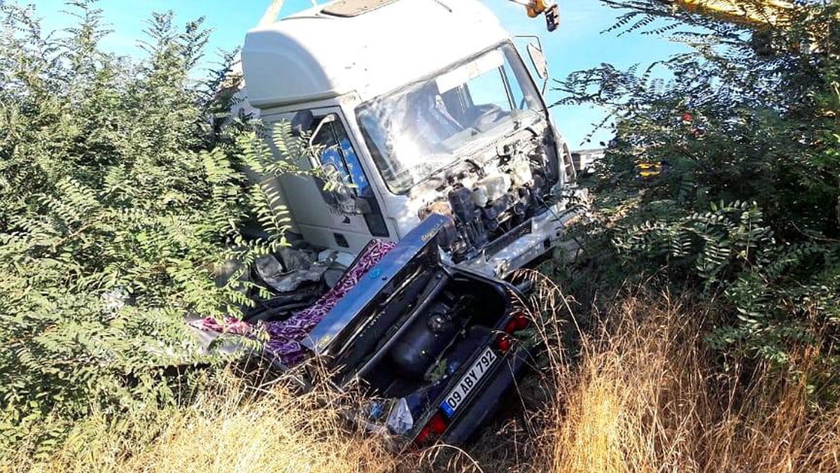 Son dakika haberi... Anne ve oğlu trafik kazasında hayatını kaybetti
