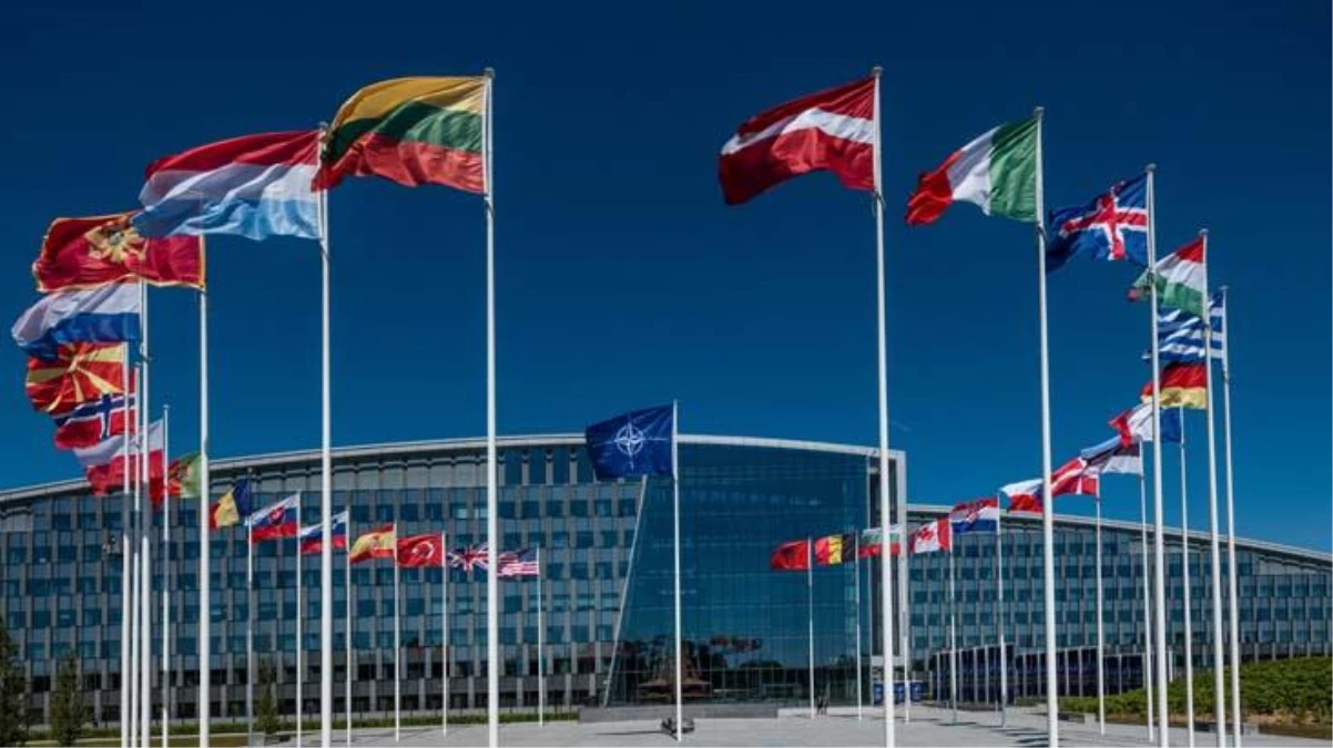 NATO, 8 Rus diplomatın akreditasyonunu "ajan" oldukları gerekçesiyle iptal etti