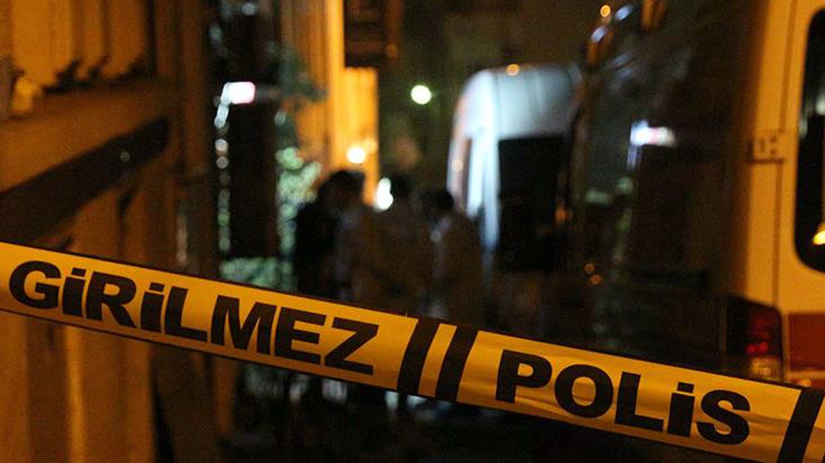 Eşinden gelen boşanma tebligatını gören adam, kalbine ateş ederek yaşamına son verdi