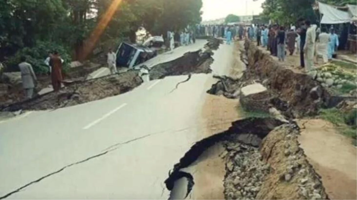 Pakistan\'da 5,9 büyüklüğünde deprem meydana geldi! 6\'sı çocuk 20 kişi öldü, 300\'ün üzerinde yaralı var