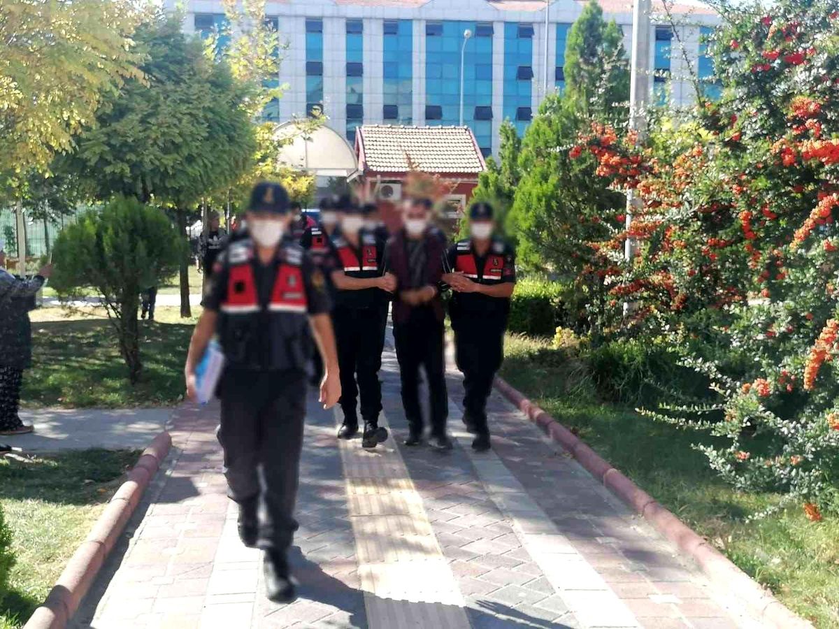Isparta\'da inşaat malzemeleri çalan 4 şahıs yakalandı