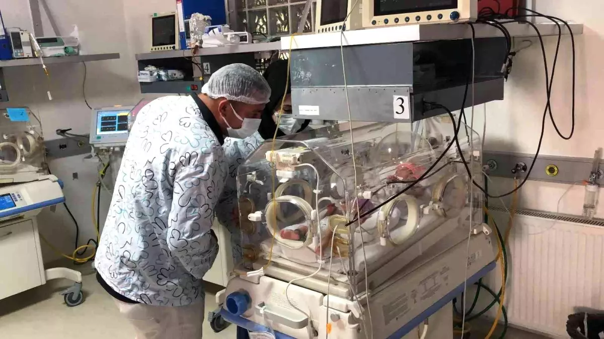 Ispartalı çiftin dördüz bebek sevinci