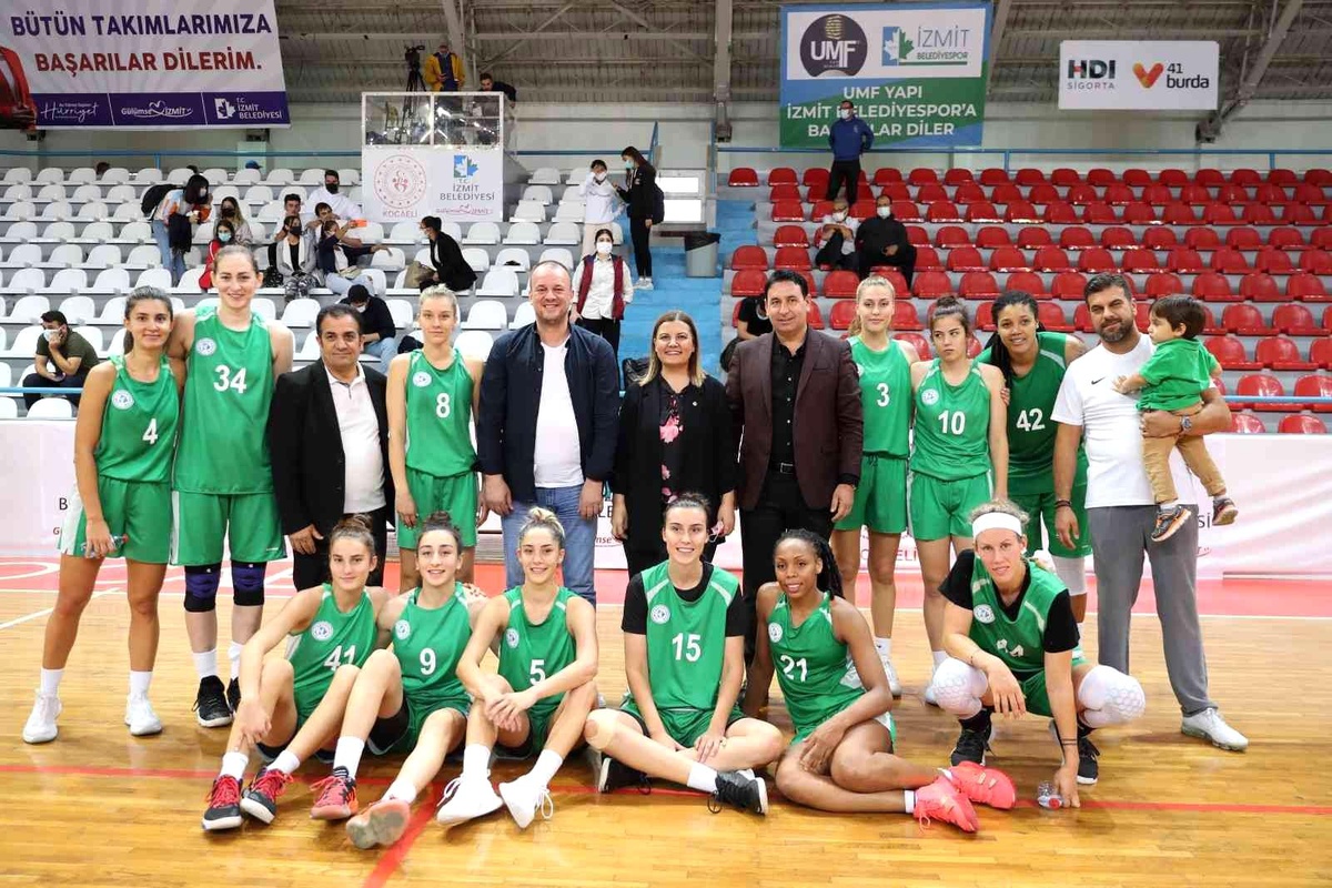 İzmit Belediyespor, Bellona Kayseri ile oynayacak