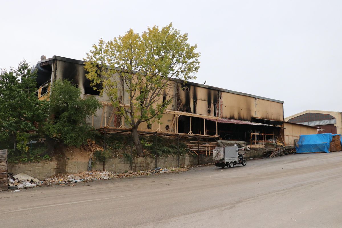 Son dakika haberi | Kastamonu\'da yangın çıkan mobilya fabrikasında zarar oluştu