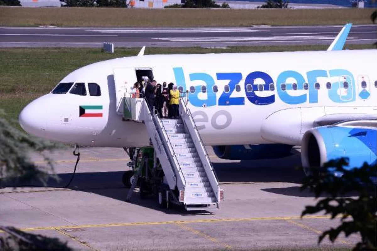 Son dakika: Kuveyt\'ten kalkan uçak, bomba ihbarıyla Trabzon Havalimanı\'na acil iniş yaptı (2)- Yeniden