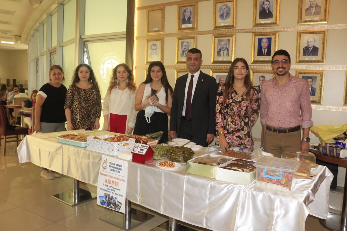 Mersin Barosu sokak hayvanları yararına kermes düzenledi