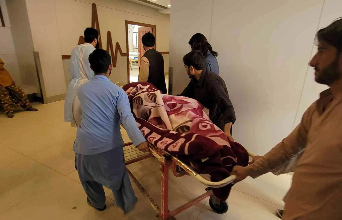 Pakistan\'da 5.9 büyüklüğünde deprem: 20 ölü, 300 yaralı