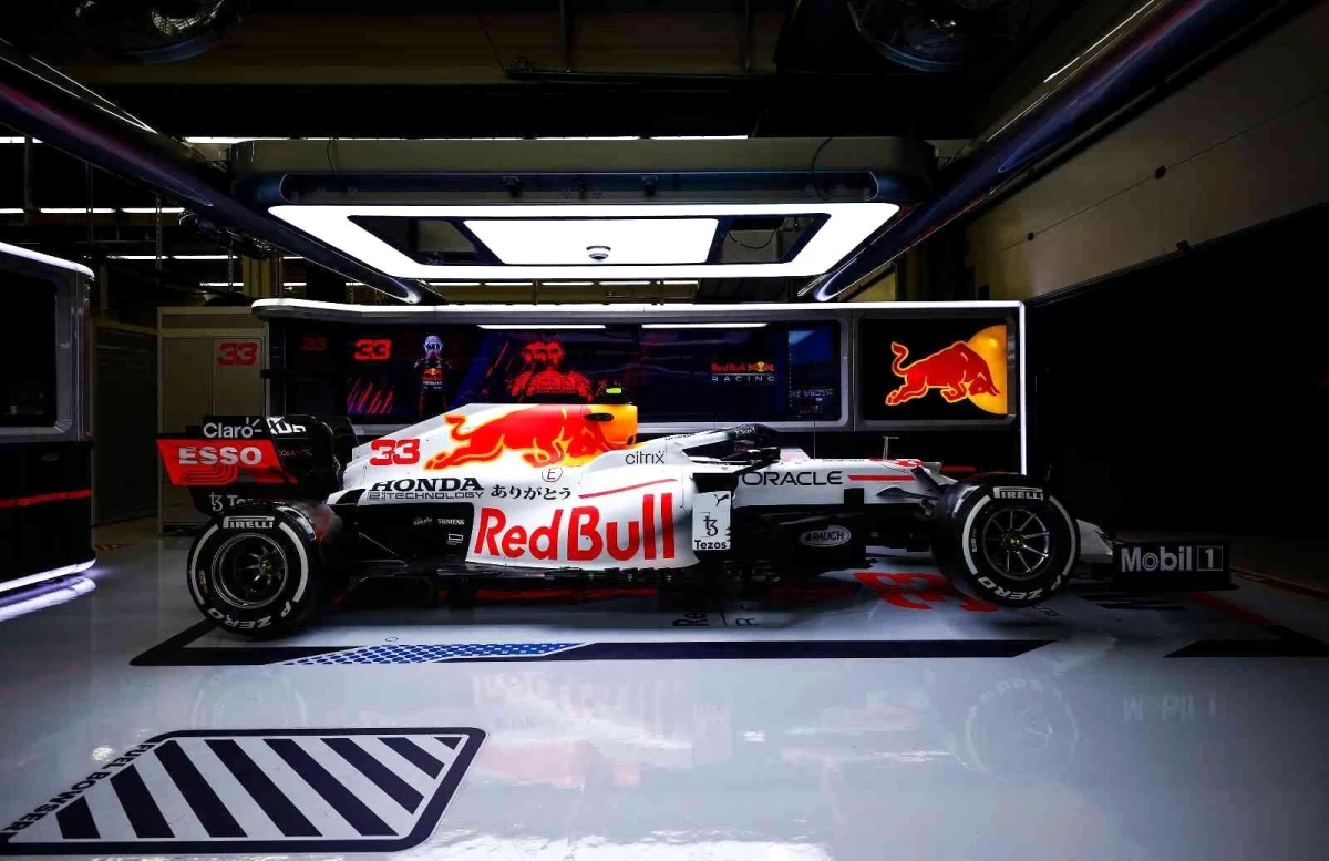 Red Bull Racing, İstanbul\'da özel tasarım araçlarıyla yarışacak