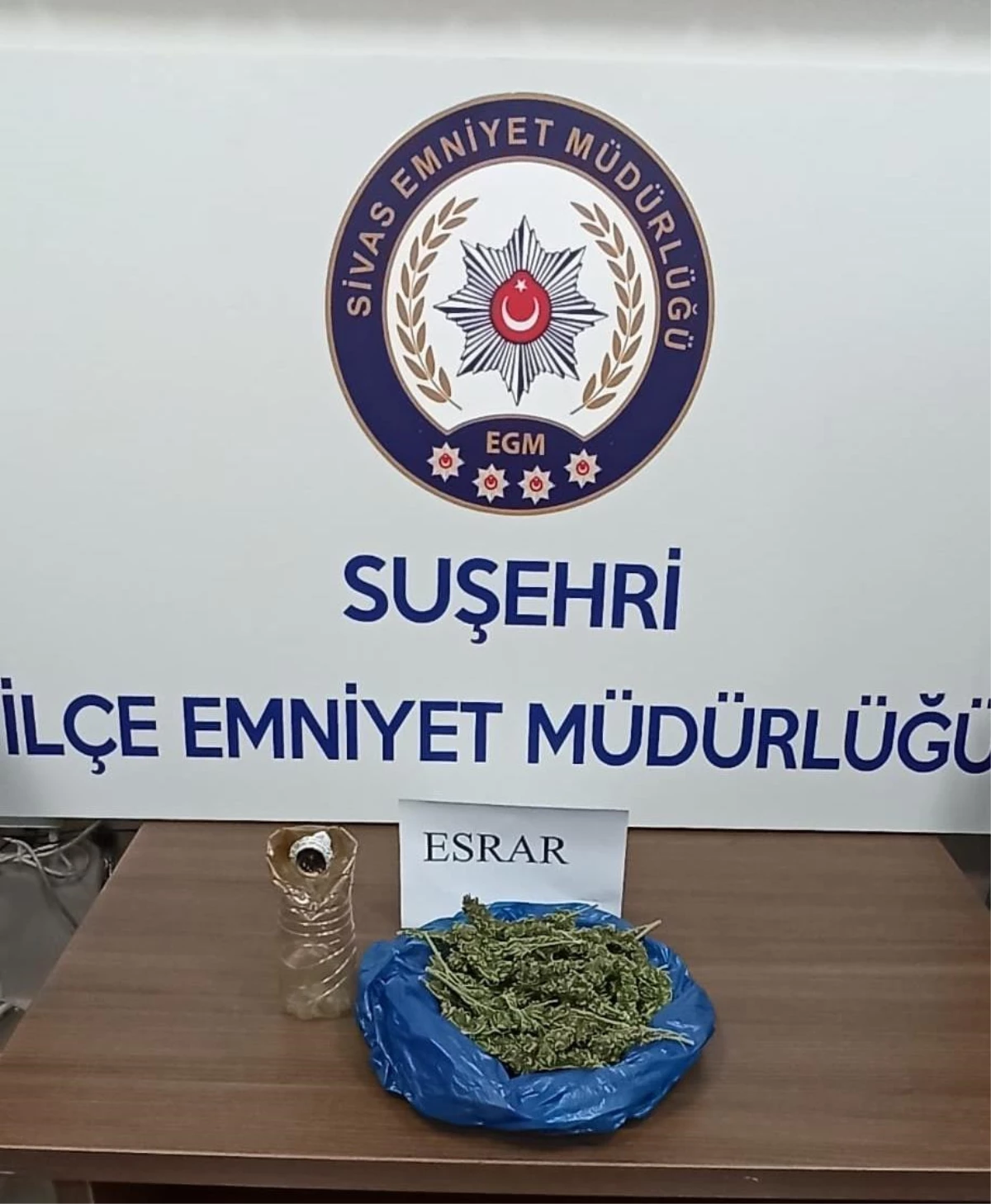 Sivas\'ta uyuşturucu operasyonunda 2 zanlı gözaltına alındı