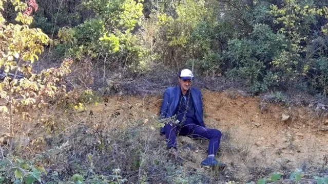 Yamaçta mahsur kalan zihinsel engelli adamı polis ekipleri böyle kurtardı