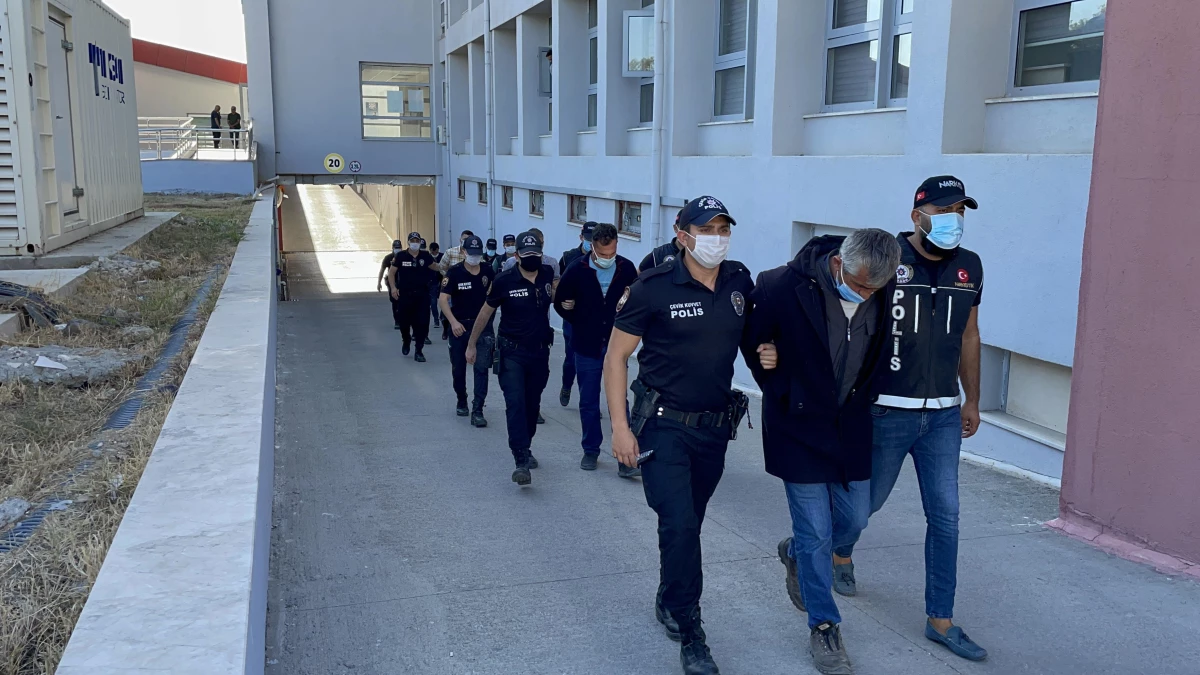Adana\'da uyuşturucu operasyonunda yakalanan 6 zanlıdan 3\'ü tutuklandı