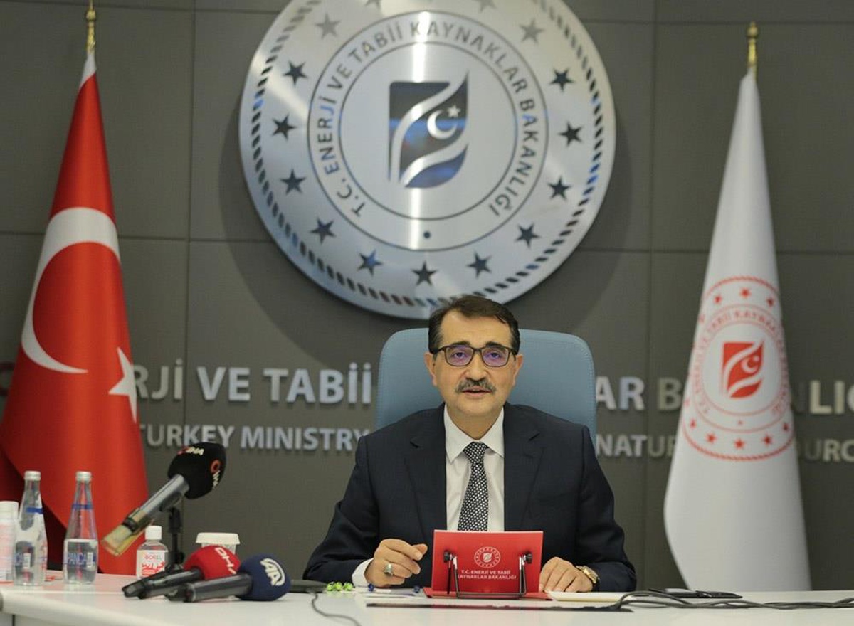 Son dakika haber! Bakan Dönmez: "Elektrik ve doğal gaz faturalarının yarısını devlet karşılıyor"