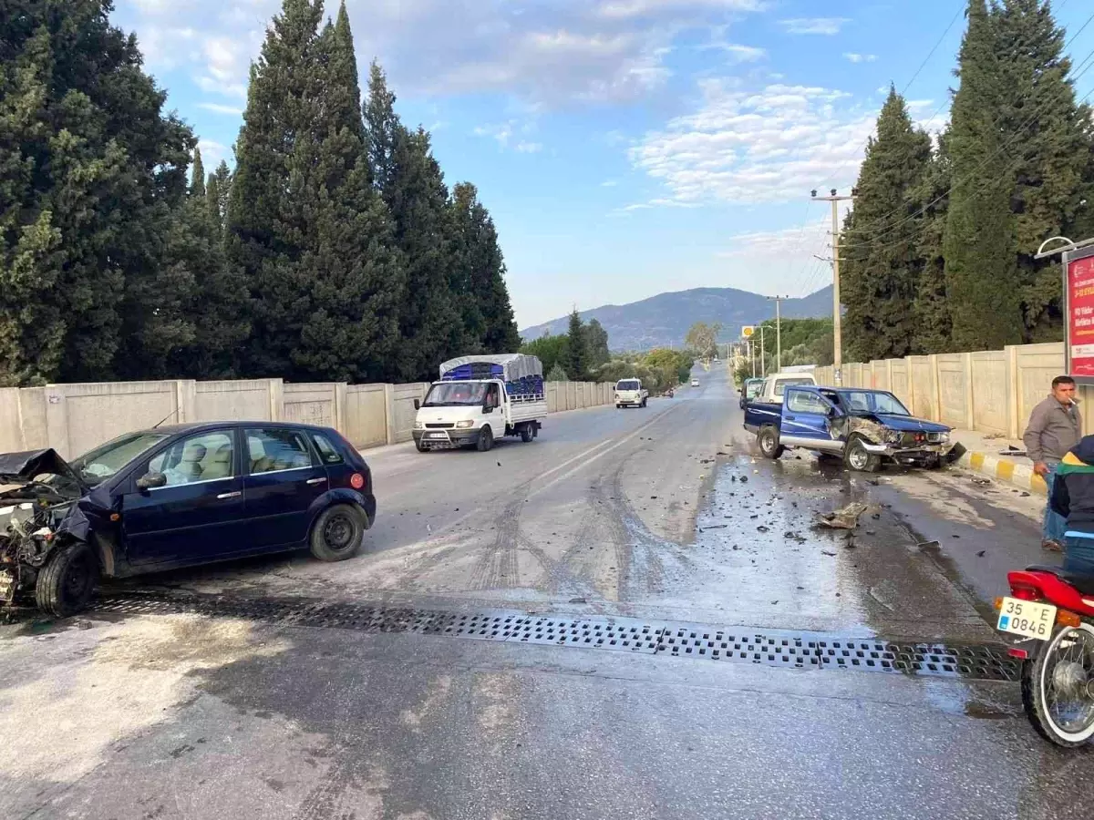 Son dakika haberleri: Bayındır\'da feci kaza: 3 yaralı