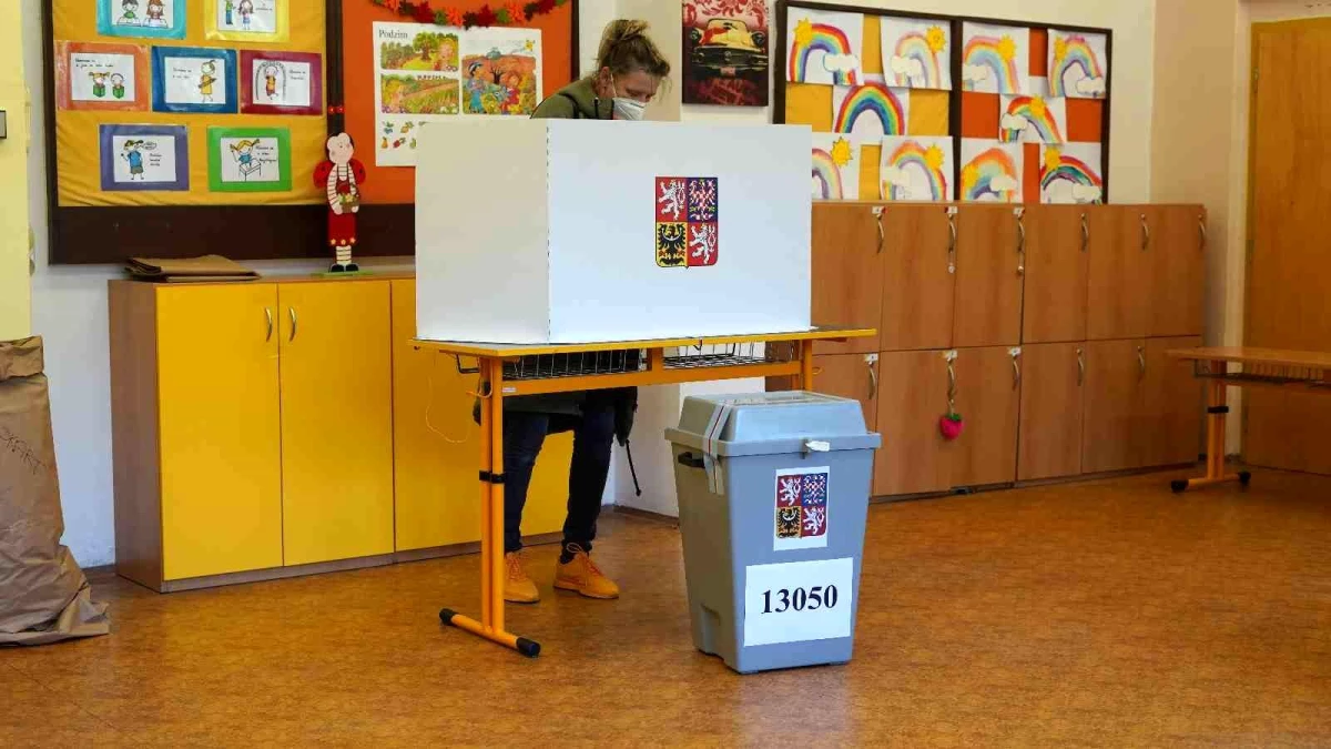 Çekya\'da halk parlamento seçimleri için sandık başında