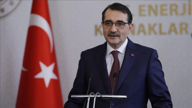 Bakan Dönmez'den doğalgaz ve elektrik fiyatları hakkında açıklama yaptı: Vatandaşa en az şekilde yansıtıyoruz Bakan Dönmez'den doğalgaz ve elektrik fiyatları hakkında açıklama yaptı: Vatandaşa en az şekilde yansıtıyoruz