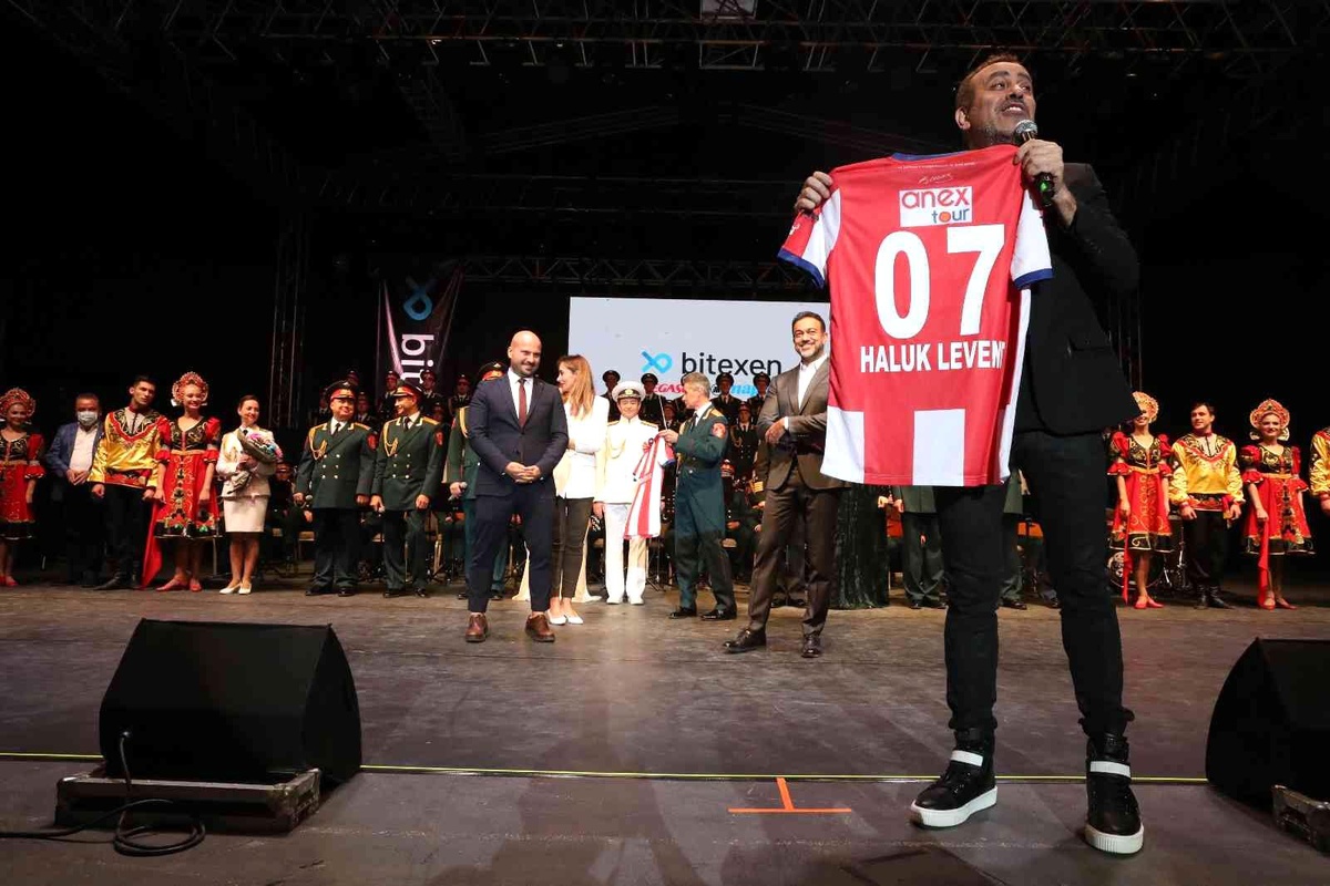 Haluk Levent, Antalyaspor için sahneye çıkacak