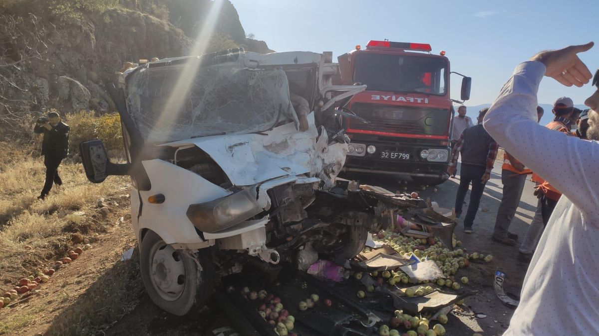 Son dakika haber: Isparta\'da trafik kazasında bir kişi öldü, 6 kişi yaralandı