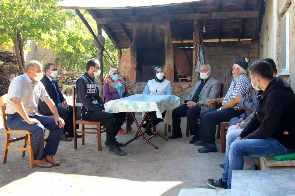 Kaymakam Saçal ve Başkan Kepez ilçe halkıyla bir araya geldi