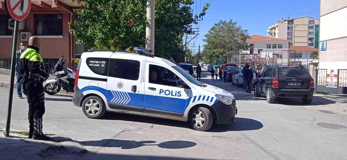 Lise öğrencileri arasındaki yan bakma meselesi kanlı bitti, 2 yaralı