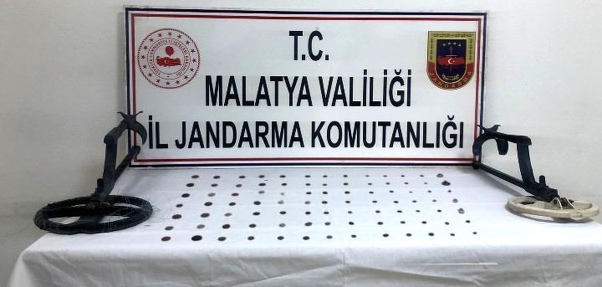 Malatya\'da tarihi gümüş ve bronz sikkeler ele geçirildi