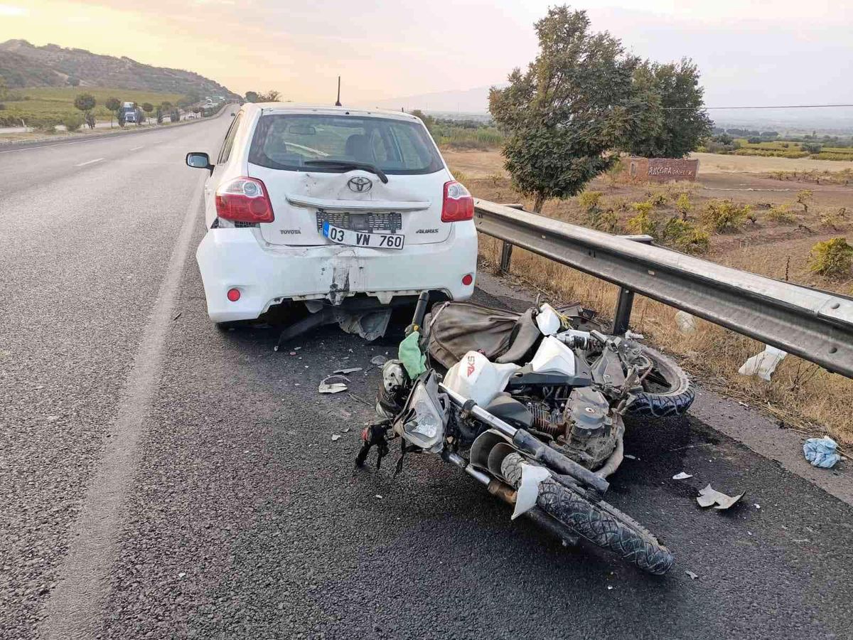 Manisa\'da motosiklet otomobile arkadan çarptı: 1 ölü