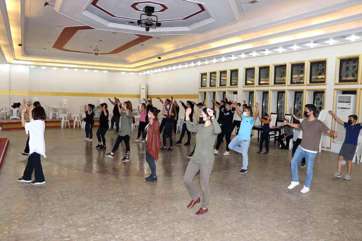 Nazilli Belediyesi Halk Oyunları Topluluğu çalışmalarına başladı