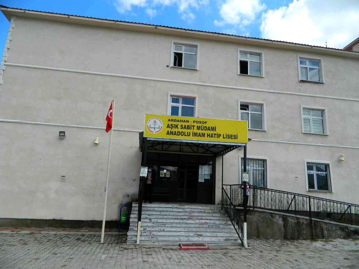 Posof Âşık Sabit Müdami Anadolu İmam Hatip Lisesi mescidine kavuştu