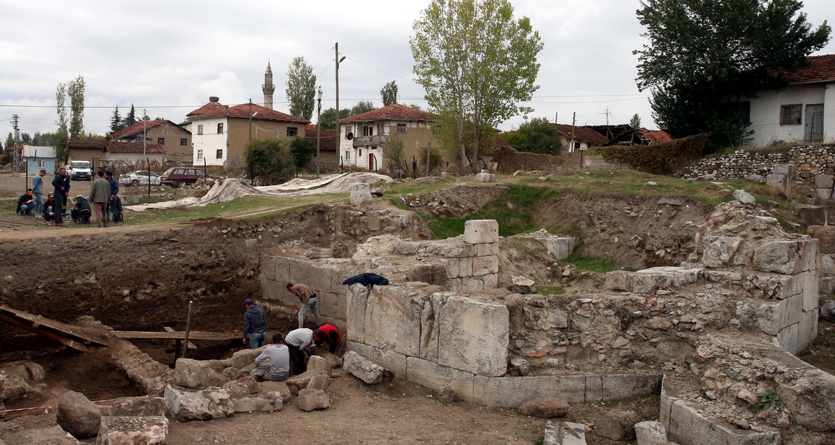 Son dakika haberleri! Sebastapolis Antik Kenti\'ndeki kazıların bu sezonki bölümü tamamlandı