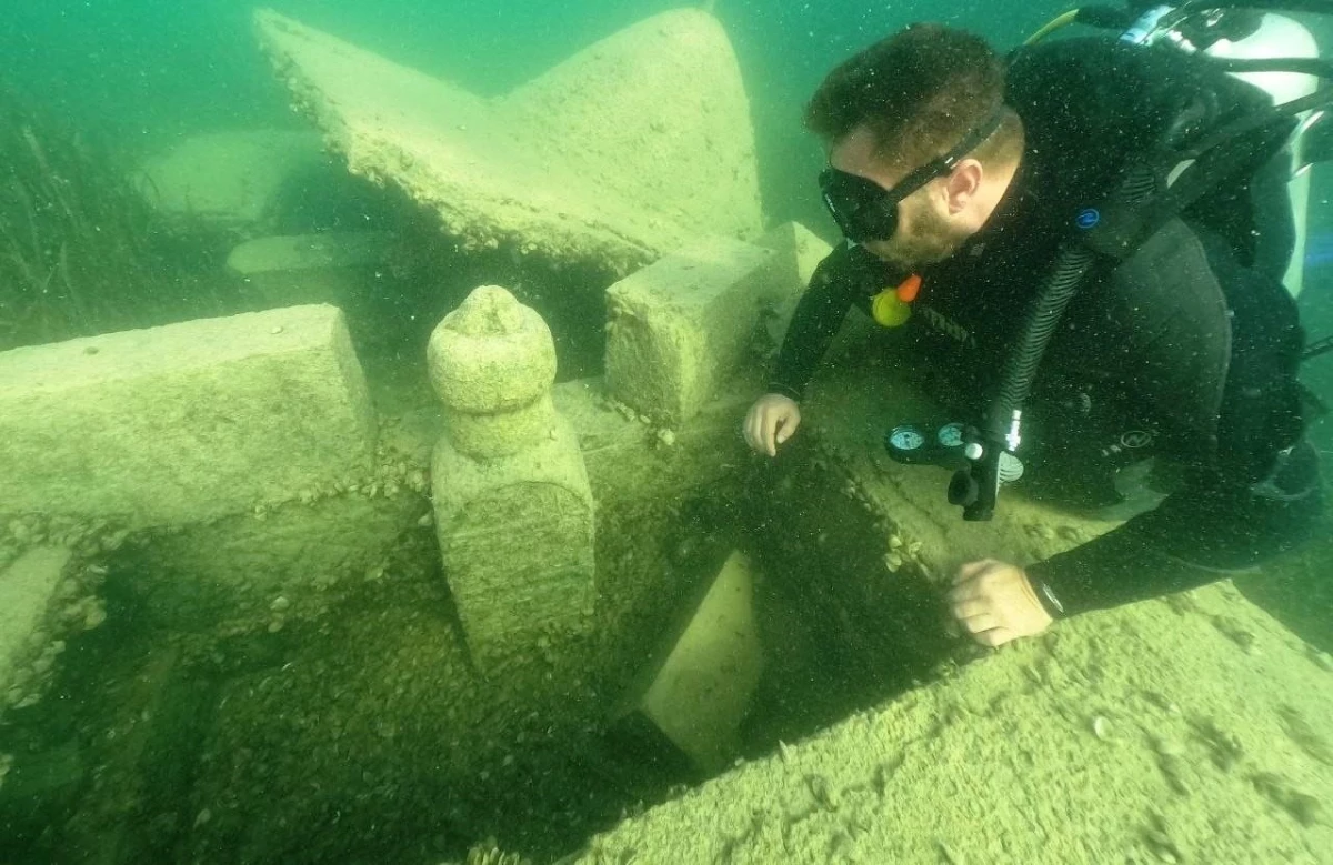 Su altı dalışçıları Halfeti\'de batık şehri fotoğrafladı