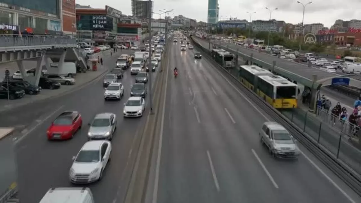 Trafik yoğunluğu yaşanıyor