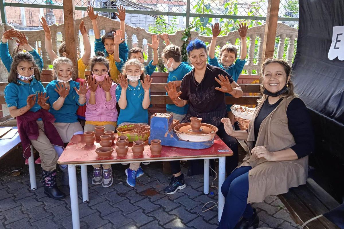 Ünye\'de ilkokul öğrencileri çömlek sanatıyla tanıştı