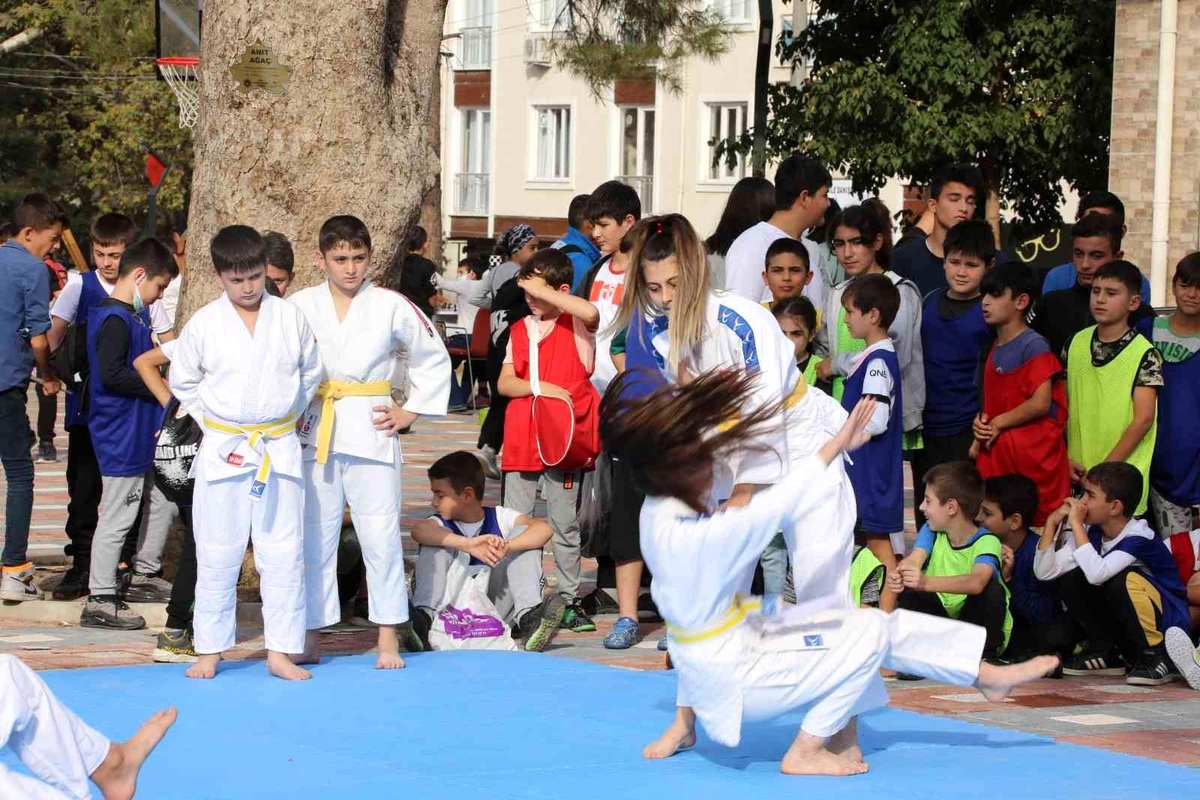 Gürsu\'da sporun coşkusu yaşandı