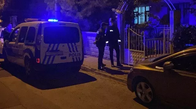 Tartıştığı eşini başından vurarak öldüren emekli öğretmen polise gidip teslim oldu Tartıştığı eşini başından vurarak öldüren emekli öğretmen polise gidip teslim oldu