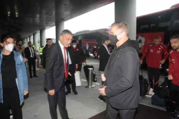 Hamit Altıntop: Bu takım 6 ay inanılmaz kan kaybetmiş, geriye gitmiş