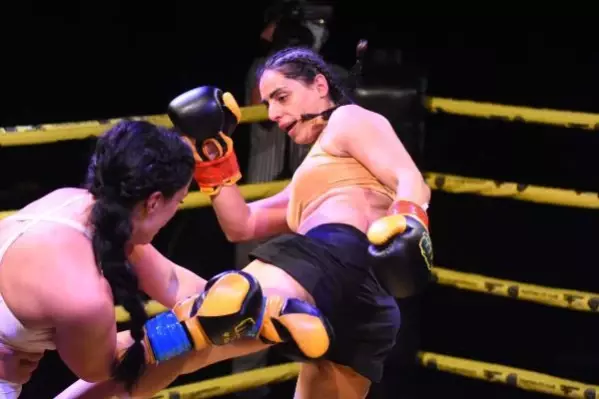 İzmir'de FFC Kick Boks şöleni