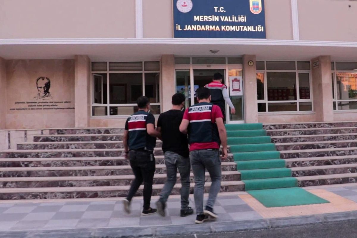 Mersin\'de PKK\'nın dağ kadrosuyla bağlantılı olduğu iddiasıyla yakalanan zanlı tutuklandı